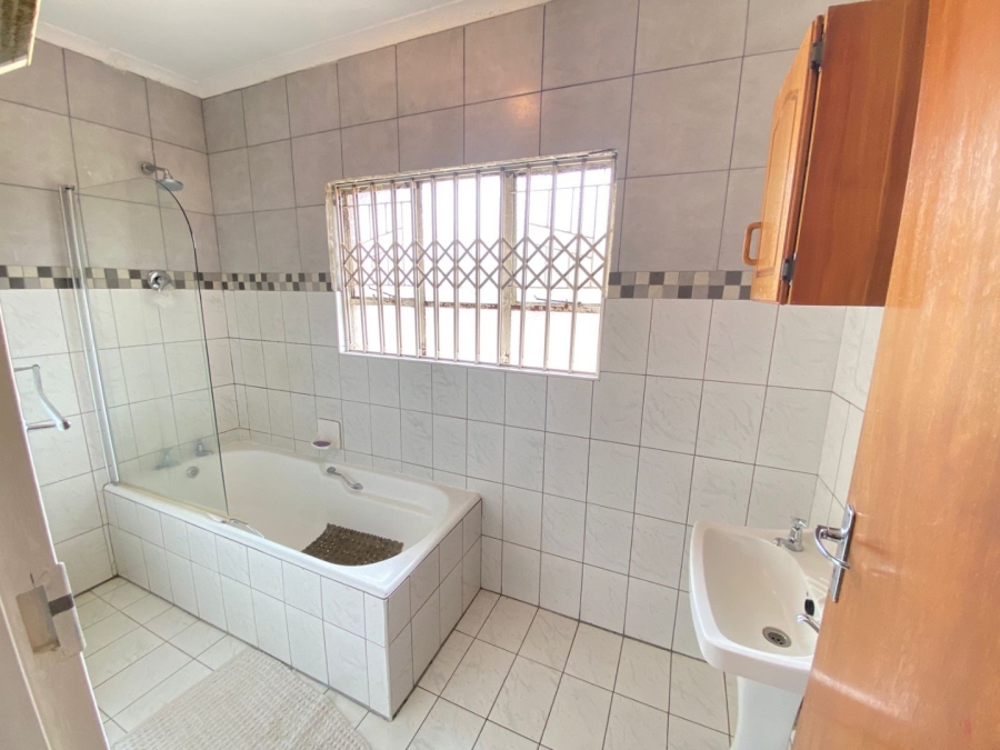 5 Bedroom Property for Sale in Fauna Free State